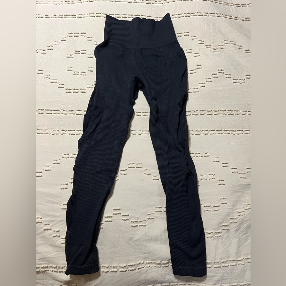 Zyia black ribbed leggings